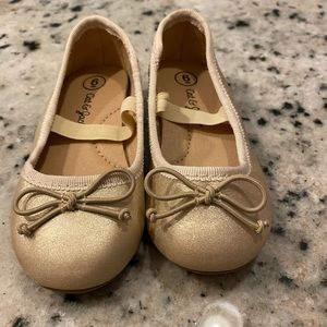 Cat and Jack Gold Sparkle dress ballet shoe. Size 6